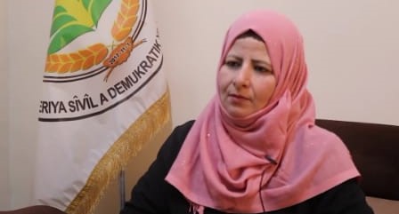 المرأة تمارس دورها بشكل ريادي في المكاتب القانونية والاستشارية