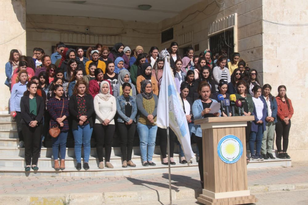 منسقية المرأة في إقليم الفرات تستنكر استهداف ثلاثة نساء يوم أمس من قبل مسيرة تابعة للاحتلال التركي