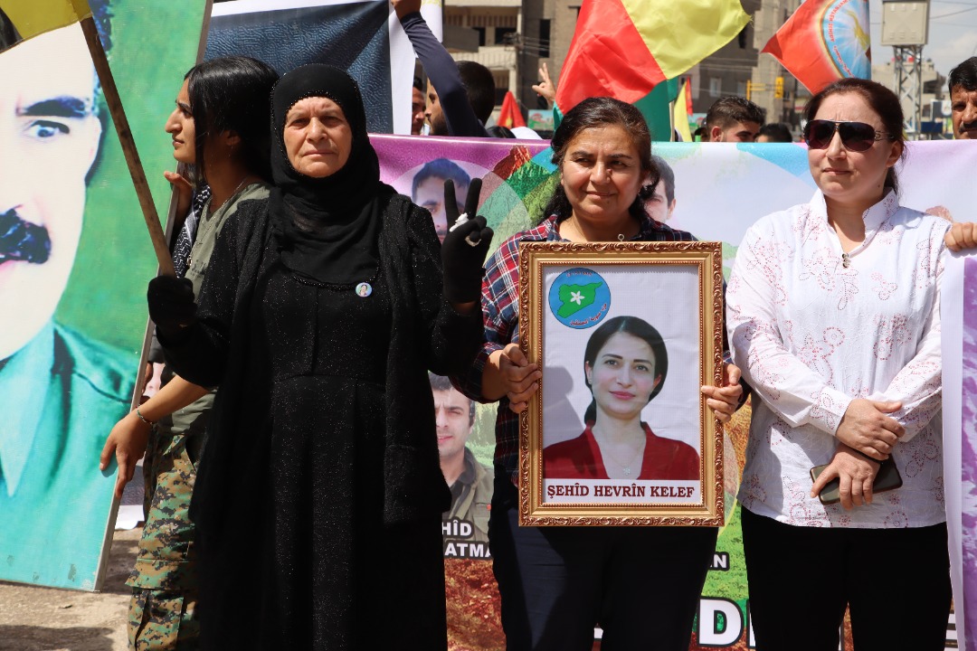 أم الشهيدة هفرين خلف مقاومتنا مستمرة ونأمن بالنصر   