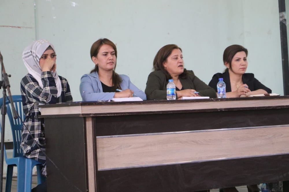 منسقية المرأة في إقليم الفرات تنظم اجتماعاً للإداريات في ناحية صرين