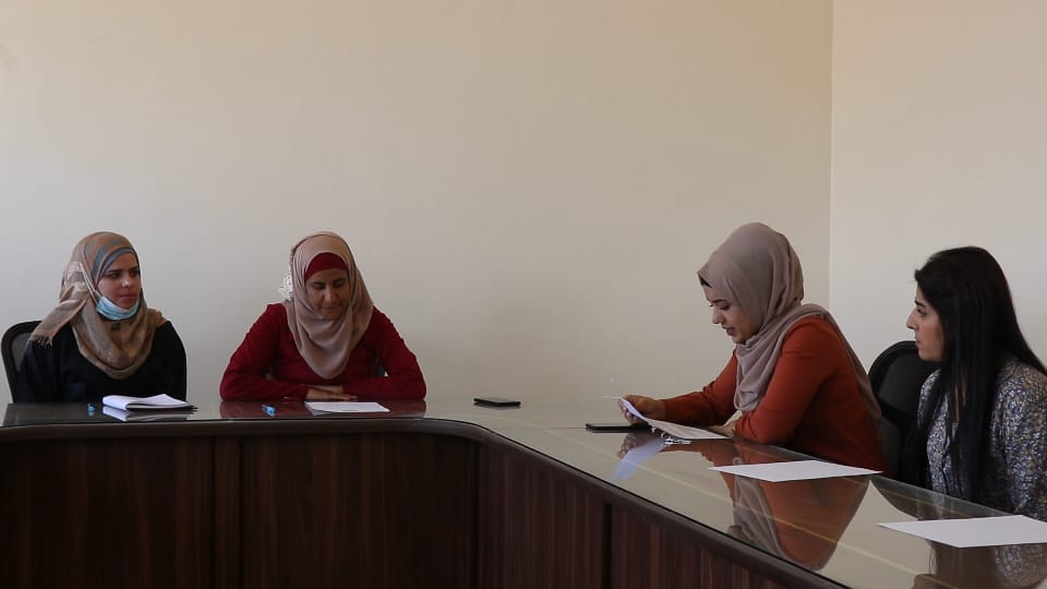 المرأة في لجنة الاقتصاد بالطبقة تساهم بتظيم وتطوير العمل الاقتصادي