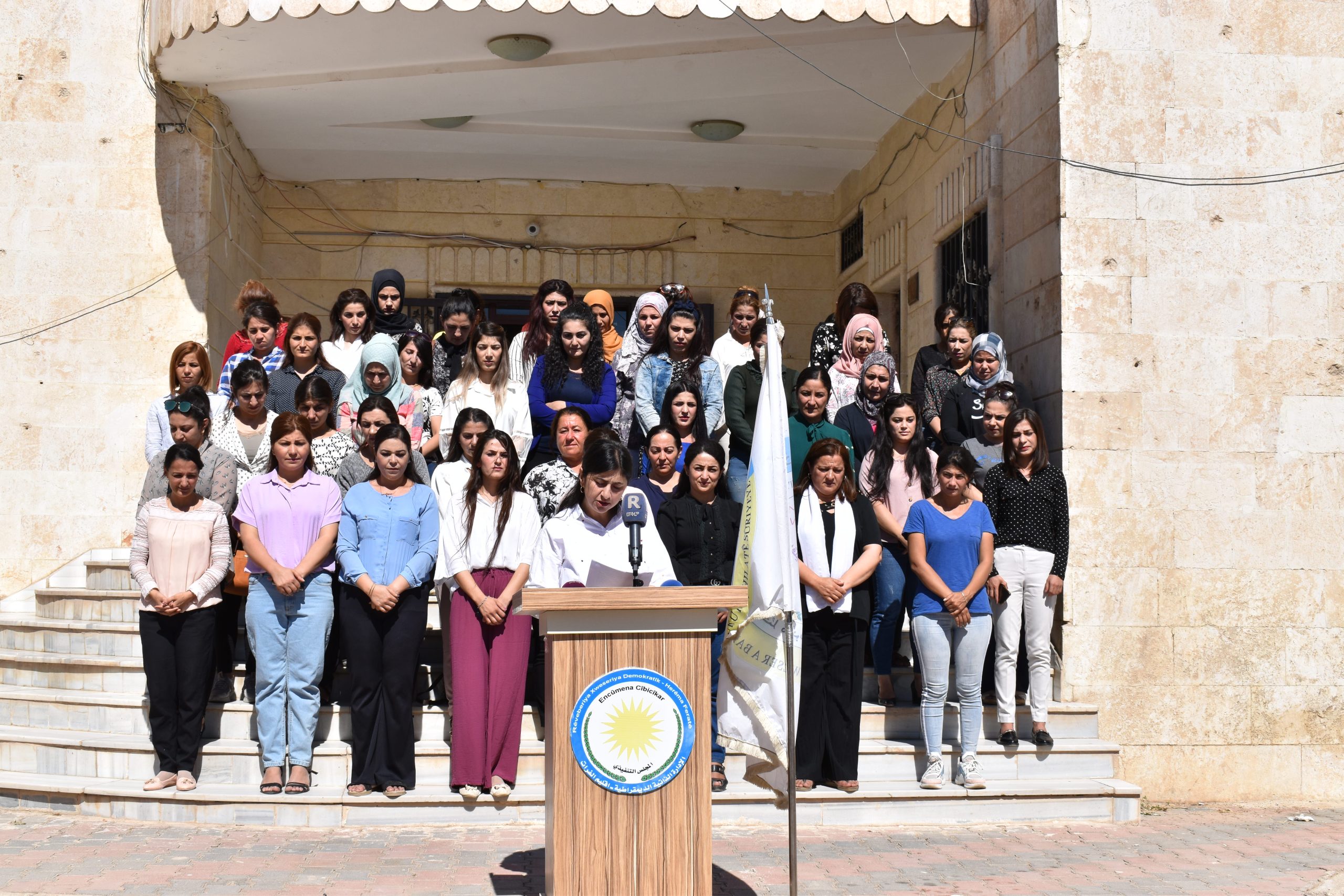 منسقية المرأة في الفرات تستنكر استهداف الاحتلال التركي لثلاث نساء من قسد