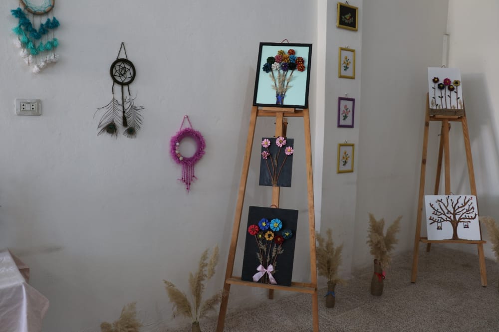 وقف المرأة الحرة في منبج تفتتح معرض للأشغال اليدوية