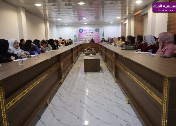 منسقية المرأة تشارك في ندوة حوارية حول نضال النساء وبناء السلام في شمال وشرق سوريا