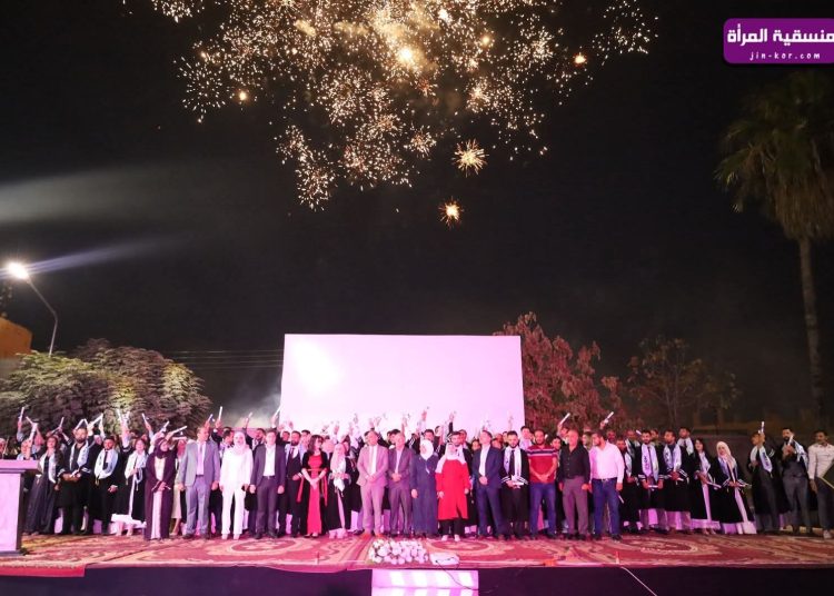 جامعة الشرق في الرقة تخرج الدفعة الأولى من طلابها