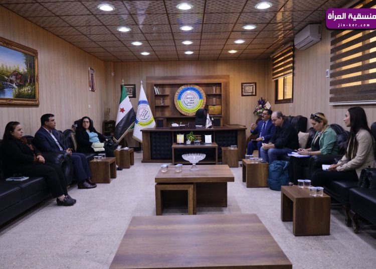 وفد صحفي يوناني يزور مجلس الشعوب الديمقراطي للتعرّف على تجربة الإدارة الذاتية