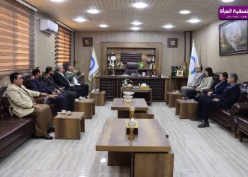 الفنان خيرو عباس يزور المجلس التنفيذي في شمال وشرق سوريا للاطلاع على تجربة الإدارة الذاتية
