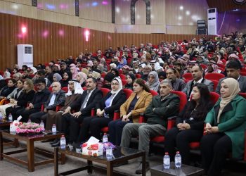 وفد من الإدارة الذاتية يشارك بالكونفرانس الأول للكومينات في مقاطعة الطبقة