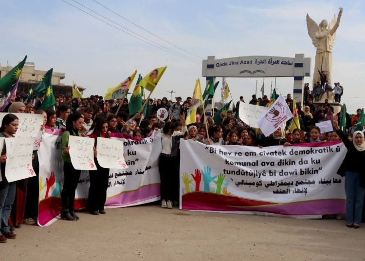 مسيرات نسائية حاشدة في الجزيرة والفرات إحياءً لليوم العالمي لمناهضة العنف ضد المرأة